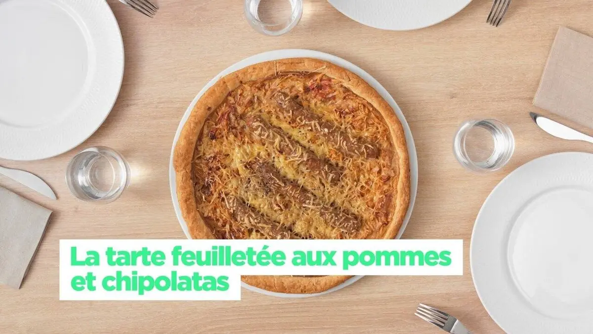Simplissime La tarte feuilletée aux pommes et chipolatas