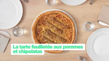 La tarte feuilletée aux pommes et chipolatas