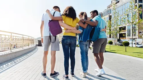 Skindigenous : tatouages et traditions De Seattle à l'Alaska