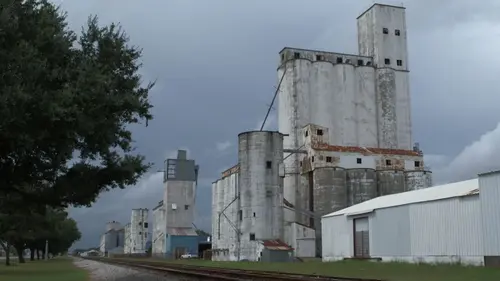 Small Town Murder Une rébellion pas ordinaire