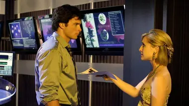 Smallville S08E03 Les fleurs du mal