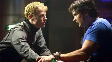 Smallville S08E05 Fiançailles sous haute tension