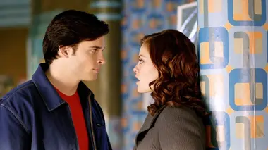 Smallville S08E13 Invincibles