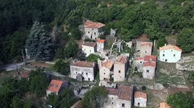 J'achète un village