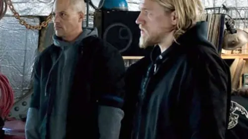 Sons of Anarchy S03E10 L'adieu aux traîtres en streaming