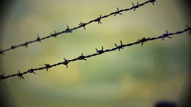 Sorella, une enfant dans la Shoah E01