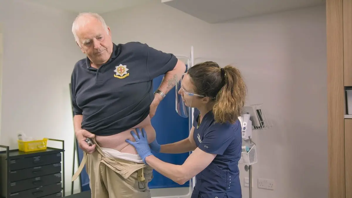 SOS Dermato Becky Alan Bernadette et Leon