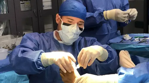 SOS : pieds en détresse S04E03 Une odeur infernale