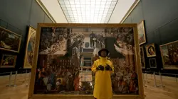 Sous le street-art, le Louvre