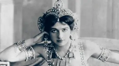 Sous les jupons de l'histoire S06E02 Mata Hari