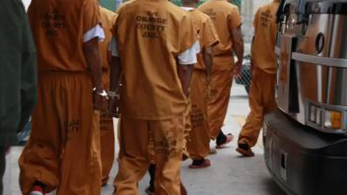 Sous les verrous E01 Viande fraîche / Nouveaux arrivants