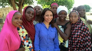 Enfants dans le chaos de l'actualité