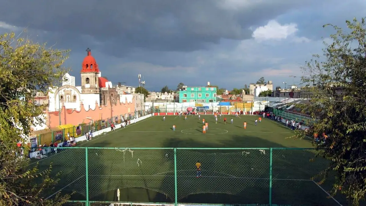 Sport Reporter S03E15 Stades (4/6) : Mexique, le terrain en trans