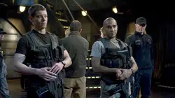 Stargate Universe S02E01 Main mise