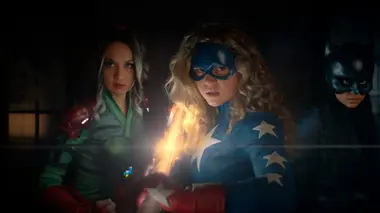 Stargirl S02E13 Cours d'été : Chapitre 13