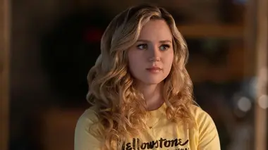 Stargirl S03E01 Meilleurs ennemis Chapitre Un : le meurtre