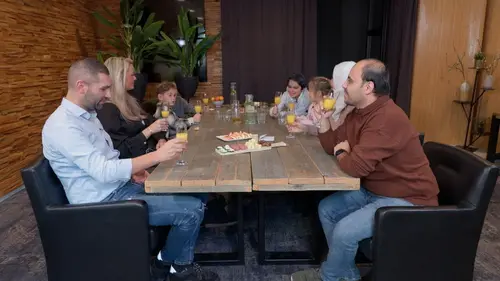 Steenrijk, Straatarm S09E15 Borne en Haarlem