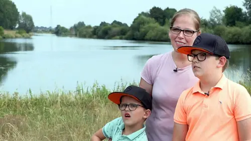 Steenrijk, Straatarm S09E06 België en Deventer