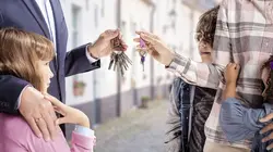 Steenrijk, Straatarm S05E01