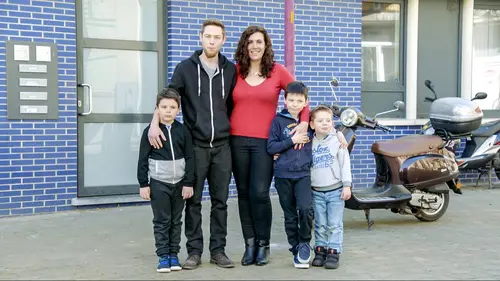 Steenrijk, Straatarm S06E01