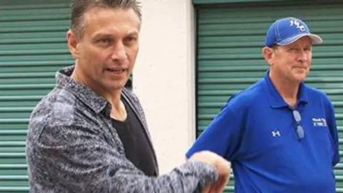 Storage Wars : Texas S05E00 Duel au soleil