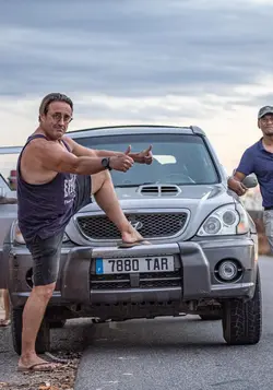 Chasing Zephyr: Iconic Islands