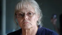 Jacqueline Sauvage : C'était lui ou moi S01E01 1
