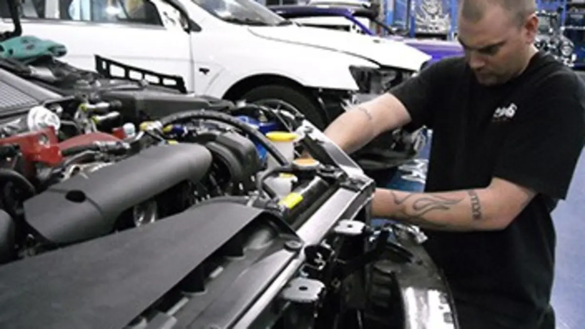 Street Customs S02E05 Les voitures de Noël de Zach et Cody