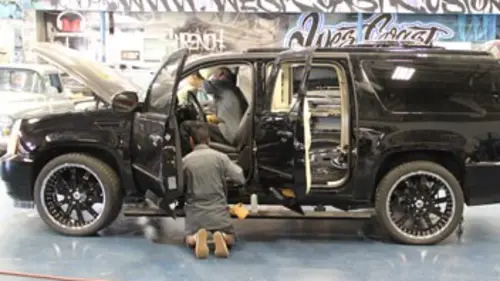 Street Customs S02E05 Le bureau mobile de Mark