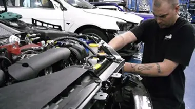 Street Customs S02E05 Les voitures de Noël de Zach et Cody