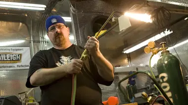 Street Customs S06E02 Salle de sport mobile