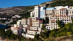 Structures oubliées Assaut dans les Balkans