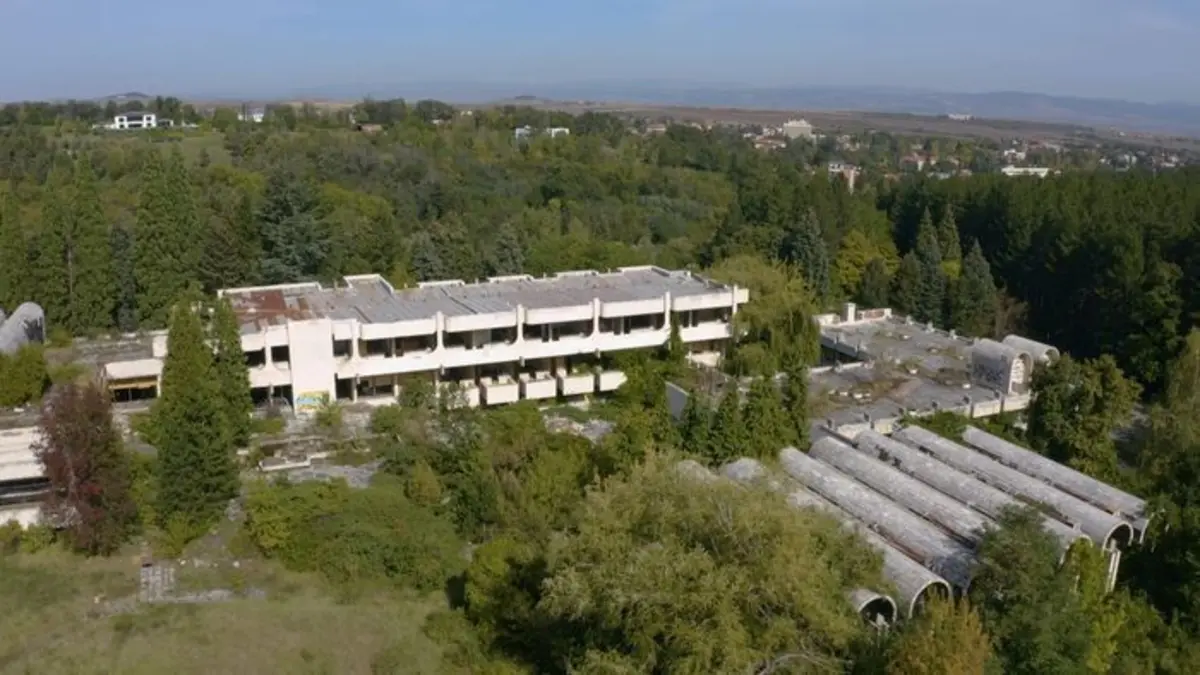 Visuel de Structures oubliées Un sinistre hôtel californien