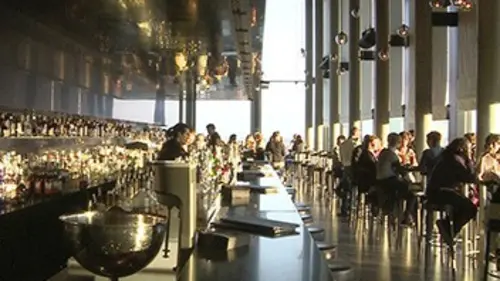 Sublimes bars du monde S01E02 Exalter le panorama