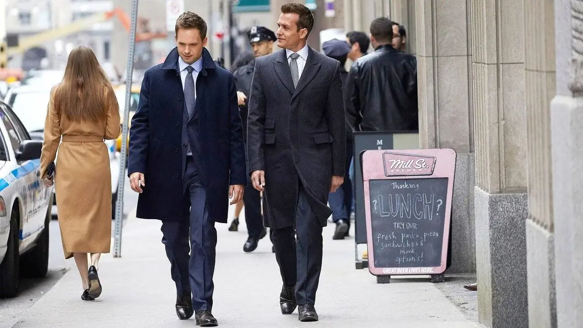 Suits S07E04 Diviser pour mieux régner