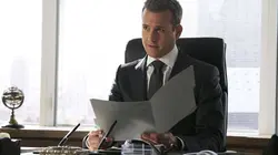 Suits S07E13 Liaisons fatales