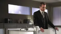 Suits S07E14 La voie est libre