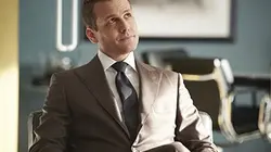 Suits, avocats sur mesure S03E10 Une vie à deux en streaming