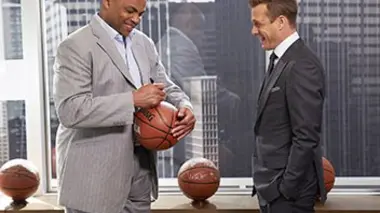 Suits, avocats sur mesure S05E03 La guerre est déclarée