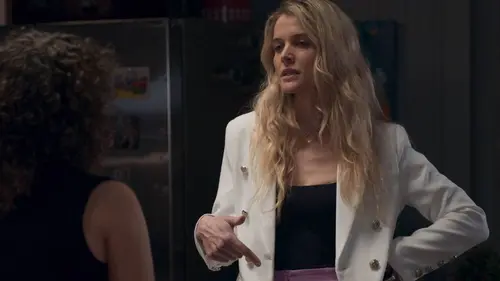 Summer Bay S38E01