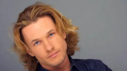 Home and Away S33E17 Episode 7457