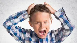 Super Nanny S07E83 Notre fils est devenu le roi de la maison !