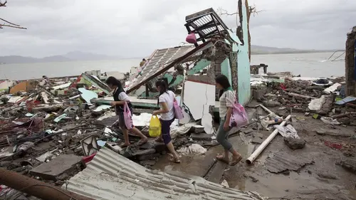Super-typhon Haiyan : au coeur du désastre