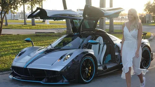 Supercar Blondie Miami