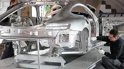 Sur Discovery Channel à 21h35 : Supercar Superbuild