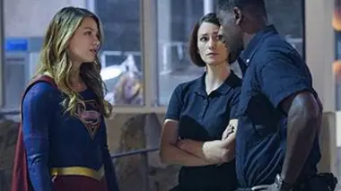 Supergirl S01E08 L'importance des secrets