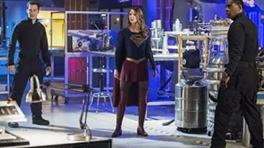 Supergirl S02E20 La cité des enfants perdus