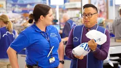Superstore S02E03 Armes, pilules et oiseaux