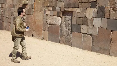 Sur la piste des aliens E07 Les ruines de puma punku