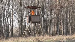 Sur le front  Le monde opaque des enclos de chasse